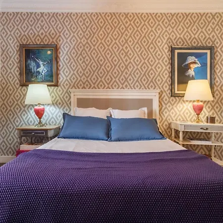 Amplio Y Elegante Con Diseno Vintage بورتغاليتي
