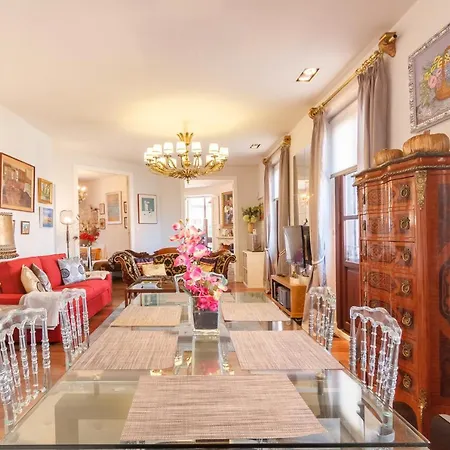 Amplio Y Elegante Con Diseno Vintage