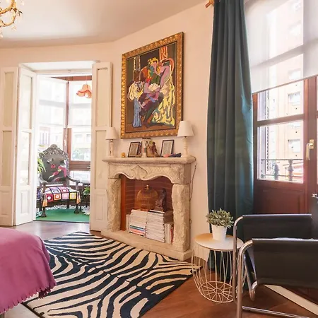 Amplio Y Elegante Con Diseno Vintage Apartman